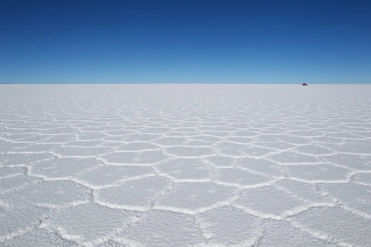 Salar de Uyuni salt flat (Bolivia)